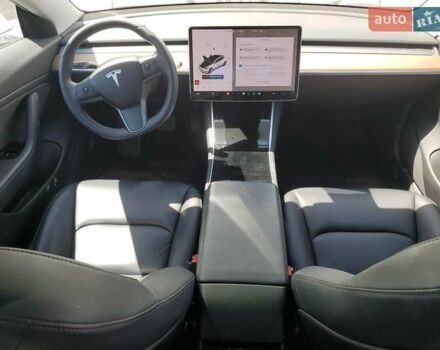 Білий Тесла Модель 3, об'ємом двигуна 0 л та пробігом 70 тис. км за 2900 $, фото 7 на Automoto.ua