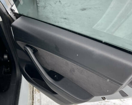 Белый Тесла Модель 3, объемом двигателя 0 л и пробегом 220 тыс. км за 16500 $, фото 24 на Automoto.ua