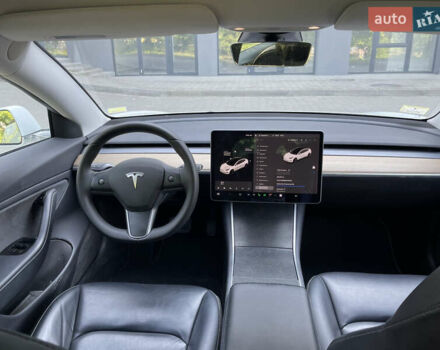 Тесла Модель 3 2019 в Новояворовск на Automoto.ua Белый Тесла Модель 3, объемом двигателя 0 л и пробегом 260 тыс. км за 15800 $, фото 14 на Automoto.ua