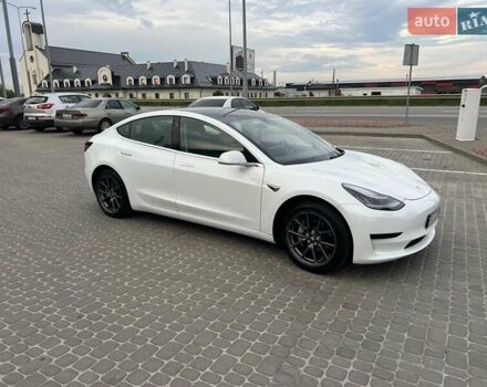 Белый Тесла Модель 3, объемом двигателя 0 л и пробегом 107 тыс. км за 16999 $, фото 4 на Automoto.ua