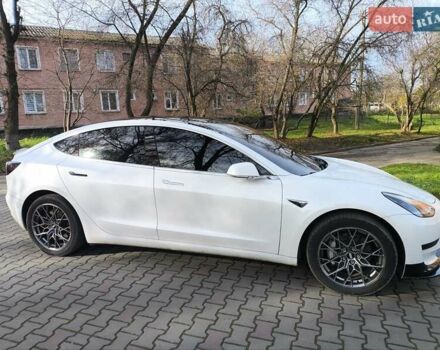 Белый Тесла Модель 3, объемом двигателя 0 л и пробегом 250 тыс. км за 14300 $, фото 5 на Automoto.ua