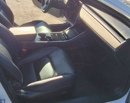 Білий Тесла Модель 3, об'ємом двигуна 0 л та пробігом 95 тис. км за 13500 $, фото 14 на Automoto.ua