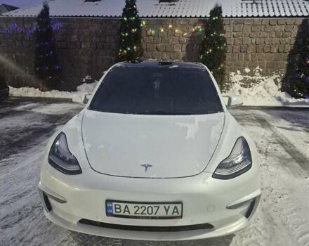 Білий Тесла Модель 3, об'ємом двигуна 0 л та пробігом 145 тис. км за 18000 $, фото 3 на Automoto.ua