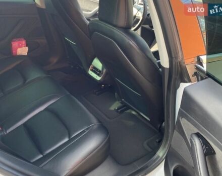 Белый Тесла Модель 3, объемом двигателя 0 л и пробегом 98 тыс. км за 17400 $, фото 8 на Automoto.ua