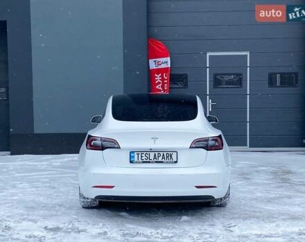 Белый Тесла Модель 3, объемом двигателя 0 л и пробегом 103 тыс. км за 18999 $, фото 8 на Automoto.ua
