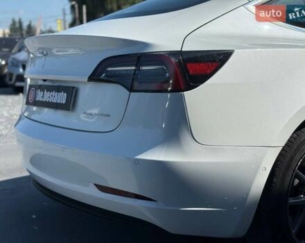 Белый Тесла Модель 3, объемом двигателя 0 л и пробегом 48 тыс. км за 20499 $, фото 8 на Automoto.ua