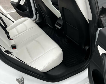 Білий Тесла Модель 3, об'ємом двигуна 0 л та пробігом 139 тис. км за 18900 $, фото 14 на Automoto.ua