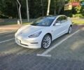 Білий Тесла Модель 3, об'ємом двигуна 0 л та пробігом 123 тис. км за 18500 $, фото 1 на Automoto.ua