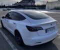Білий Тесла Модель 3, об'ємом двигуна 0 л та пробігом 124 тис. км за 34900 $, фото 1 на Automoto.ua
