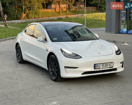 Тесла Модель 3 2019 в Новояворовск на Automoto.ua Белый Тесла Модель 3, объемом двигателя 0 л и пробегом 260 тыс. км за 15800 $, фото 12 на Automoto.ua