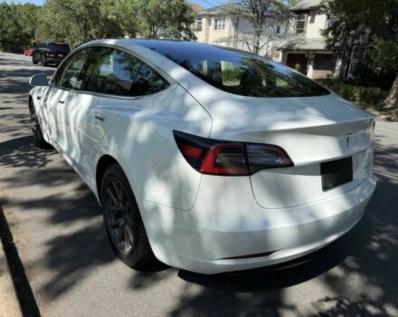 Білий Тесла Модель 3, об'ємом двигуна 0 л та пробігом 37 тис. км за 7800 $, фото 2 на Automoto.ua