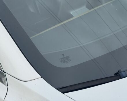 Белый Тесла Модель 3, объемом двигателя 0 л и пробегом 166 тыс. км за 14400 $, фото 3 на Automoto.ua