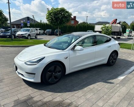 Білий Тесла Модель 3, об'ємом двигуна 0 л та пробігом 108 тис. км за 17500 $, фото 1 на Automoto.ua