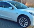 Белый Тесла Модель 3, объемом двигателя 0 л и пробегом 124 тыс. км за 20500 $, фото 2 на Automoto.ua
