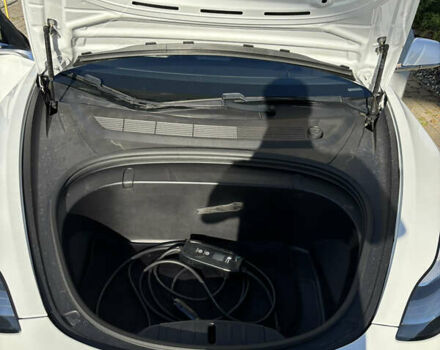 Белый Тесла Модель 3, объемом двигателя 0 л и пробегом 121 тыс. км за 19400 $, фото 24 на Automoto.ua