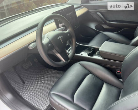 Белый Тесла Модель 3, объемом двигателя 0 л и пробегом 92 тыс. км за 20700 $, фото 6 на Automoto.ua