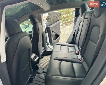 Білий Тесла Модель 3, об'ємом двигуна 0 л та пробігом 132 тис. км за 17300 $, фото 31 на Automoto.ua