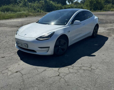 Белый Тесла Модель 3, объемом двигателя 0 л и пробегом 150 тыс. км за 14999 $, фото 1 на Automoto.ua