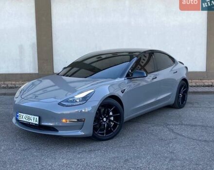 Білий Тесла Модель 3, об'ємом двигуна 0 л та пробігом 95 тис. км за 16500 $, фото 1 на Automoto.ua