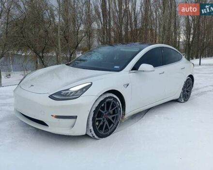 Білий Тесла Модель 3, об'ємом двигуна 0 л та пробігом 184 тис. км за 21100 $, фото 2 на Automoto.ua