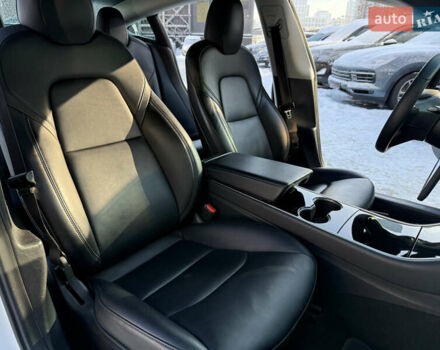 Білий Тесла Модель 3, об'ємом двигуна 0 л та пробігом 110 тис. км за 13500 $, фото 17 на Automoto.ua