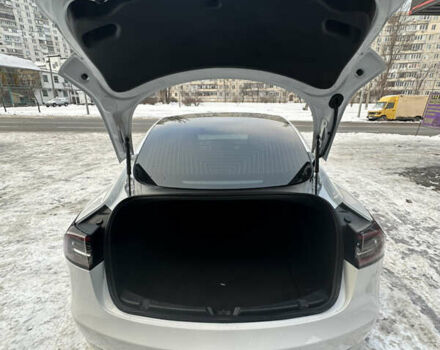 Белый Тесла Модель 3, объемом двигателя 0 л и пробегом 45 тыс. км за 15700 $, фото 14 на Automoto.ua