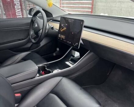 Белый Тесла Модель 3, объемом двигателя 0 л и пробегом 122 тыс. км за 19350 $, фото 12 на Automoto.ua