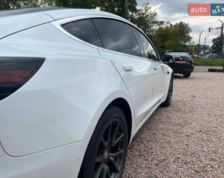 Белый Тесла Модель 3, объемом двигателя 0 л и пробегом 100 тыс. км за 19000 $, фото 8 на Automoto.ua