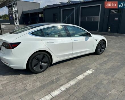 Белый Тесла Модель 3, объемом двигателя 0 л и пробегом 108 тыс. км за 17000 $, фото 10 на Automoto.ua