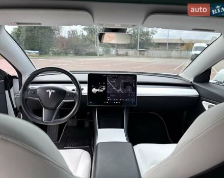 Білий Тесла Модель 3, об'ємом двигуна 0 л та пробігом 80 тис. км за 16500 $, фото 8 на Automoto.ua