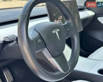 Белый Тесла Модель 3, объемом двигателя 0 л и пробегом 98 тыс. км за 16930 $, фото 12 на Automoto.ua