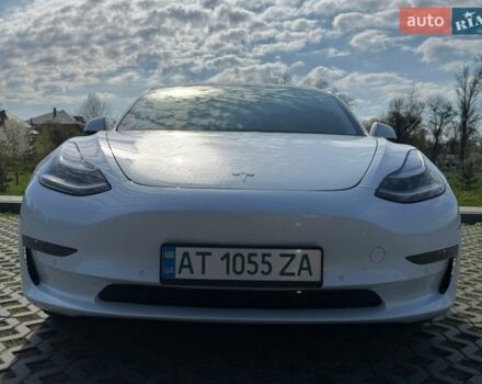 Белый Тесла Модель 3, объемом двигателя 0 л и пробегом 100 тыс. км за 13900 $, фото 2 на Automoto.ua