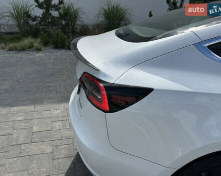 Белый Тесла Модель 3, объемом двигателя 0 л и пробегом 107 тыс. км за 19500 $, фото 9 на Automoto.ua