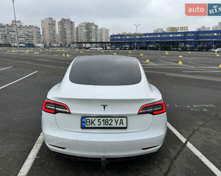 Белый Тесла Модель 3, объемом двигателя 0 л и пробегом 95 тыс. км за 15900 $, фото 5 на Automoto.ua