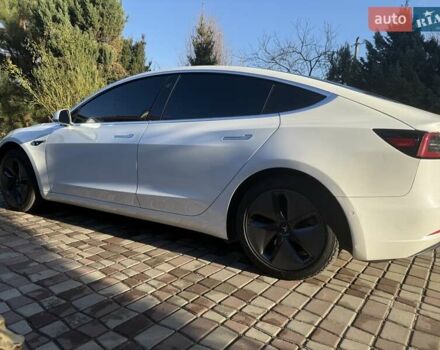 Білий Тесла Модель 3, об'ємом двигуна 0 л та пробігом 39 тис. км за 21000 $, фото 6 на Automoto.ua