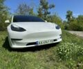 Білий Тесла Модель 3, об'ємом двигуна 0 л та пробігом 124 тис. км за 18300 $, фото 1 на Automoto.ua