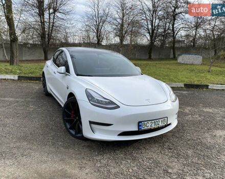 Белый Тесла Модель 3, объемом двигателя 0 л и пробегом 48 тыс. км за 19300 $, фото 1 на Automoto.ua