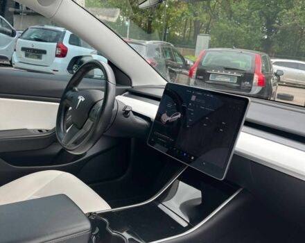 Тесла Модель 3 2019 у Остоге на Automoto.ua Білий Тесла Модель 3, об'ємом двигуна 0 л та пробігом 100 тис. км за 17999 $, фото 5 на Automoto.ua