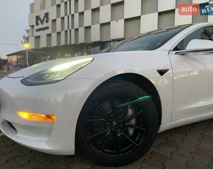 Білий Тесла Модель 3, об'ємом двигуна 0 л та пробігом 151 тис. км за 17300 $, фото 4 на Automoto.ua