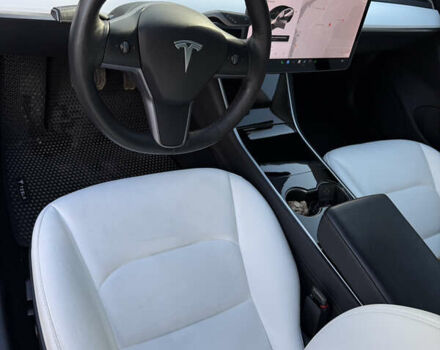 Белый Тесла Модель 3, объемом двигателя 0 л и пробегом 89 тыс. км за 16999 $, фото 23 на Automoto.ua