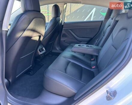 Білий Тесла Модель 3, об'ємом двигуна 0 л та пробігом 74 тис. км за 15500 $, фото 12 на Automoto.ua