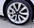 Білий Тесла Модель 3, об'ємом двигуна 0 л та пробігом 64 тис. км за 17350 $, фото 18 на Automoto.ua