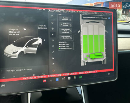 Білий Тесла Модель 3, об'ємом двигуна 0 л та пробігом 120 тис. км за 18900 $, фото 14 на Automoto.ua