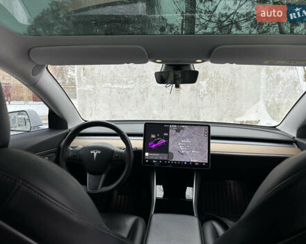 Белый Тесла Модель 3, объемом двигателя 0 л и пробегом 229 тыс. км за 16480 $, фото 10 на Automoto.ua