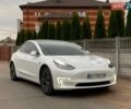 Білий Тесла Модель 3, об'ємом двигуна 0 л та пробігом 130 тис. км за 17200 $, фото 1 на Automoto.ua