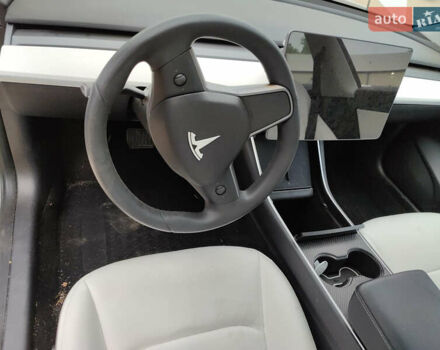 Белый Тесла Модель 3, объемом двигателя 0 л и пробегом 93 тыс. км за 16900 $, фото 3 на Automoto.ua