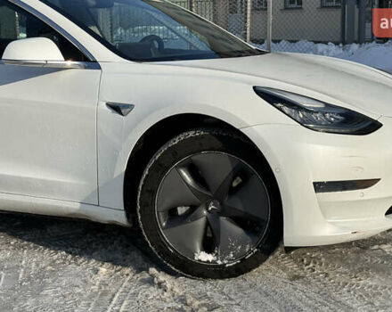 Белый Тесла Модель 3, объемом двигателя 0 л и пробегом 70 тыс. км за 13900 $, фото 8 на Automoto.ua