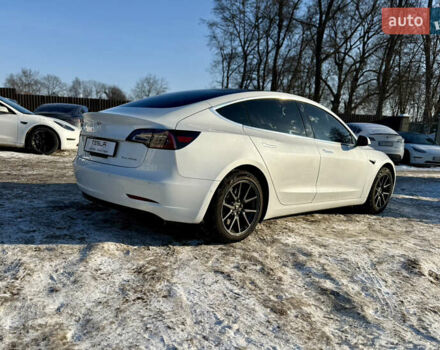 Белый Тесла Модель 3, объемом двигателя 0 л и пробегом 112 тыс. км за 18900 $, фото 8 на Automoto.ua