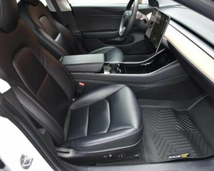 Белый Тесла Модель 3, объемом двигателя 0 л и пробегом 65 тыс. км за 6900 $, фото 7 на Automoto.ua