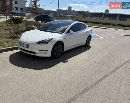 Белый Тесла Модель 3, объемом двигателя 0 л и пробегом 93 тыс. км за 16900 $, фото 4 на Automoto.ua